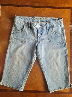 American Eagle Outfitters Light Blue Cropped Denim Bermuda Shorts